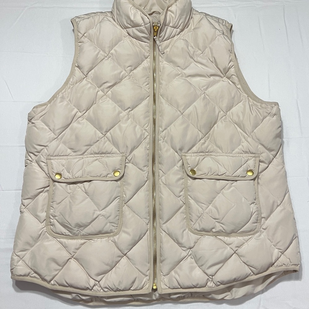 Woolrich Women's Quilted Duck Down Cream Vest with Gold Details XXL
